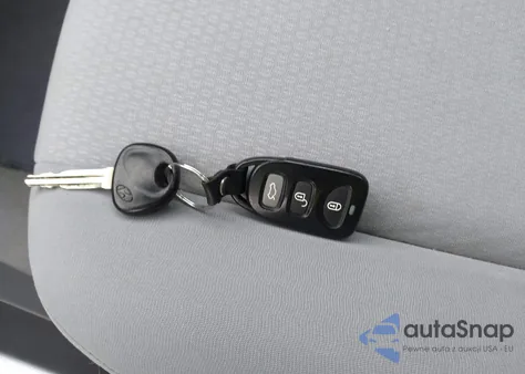 2007 Hyundai Elantra Gls/Limited/Se from USA, damaged, VIN KMHDU46D17U187383